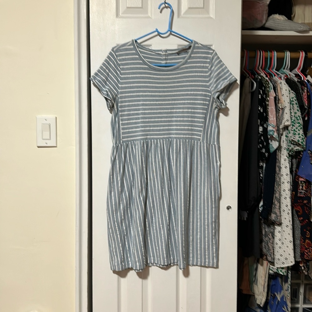 Lightweight LOFT dress with pockets!